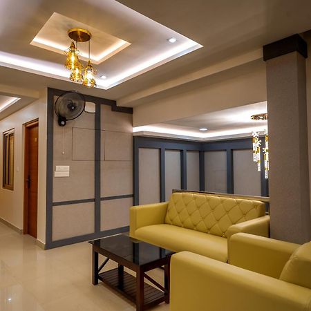 Metro Residency Ξενοδοχείο Tirur Εξωτερικό φωτογραφία