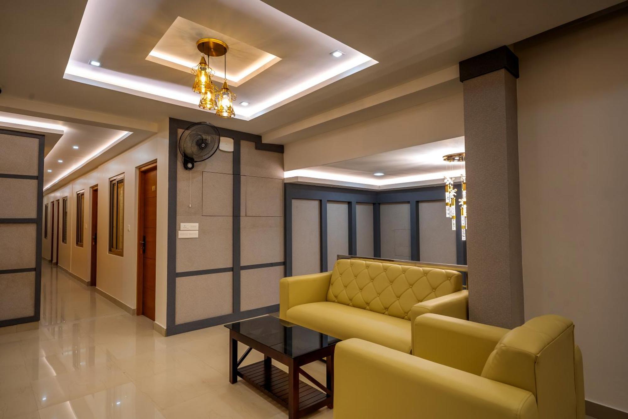 Metro Residency Ξενοδοχείο Tirur Εξωτερικό φωτογραφία