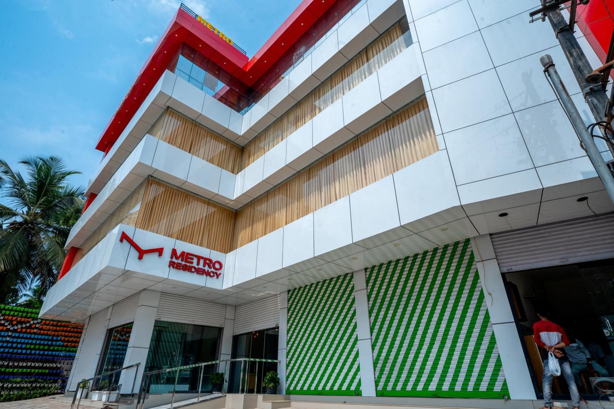 Metro Residency Ξενοδοχείο Tirur Εξωτερικό φωτογραφία